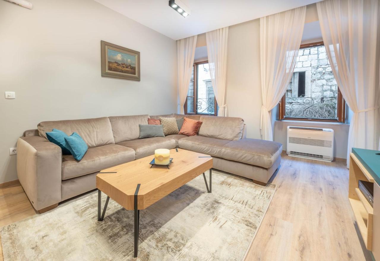 Sasha Di Cattaro - Old Town Lux Apartment ภายนอก รูปภาพ